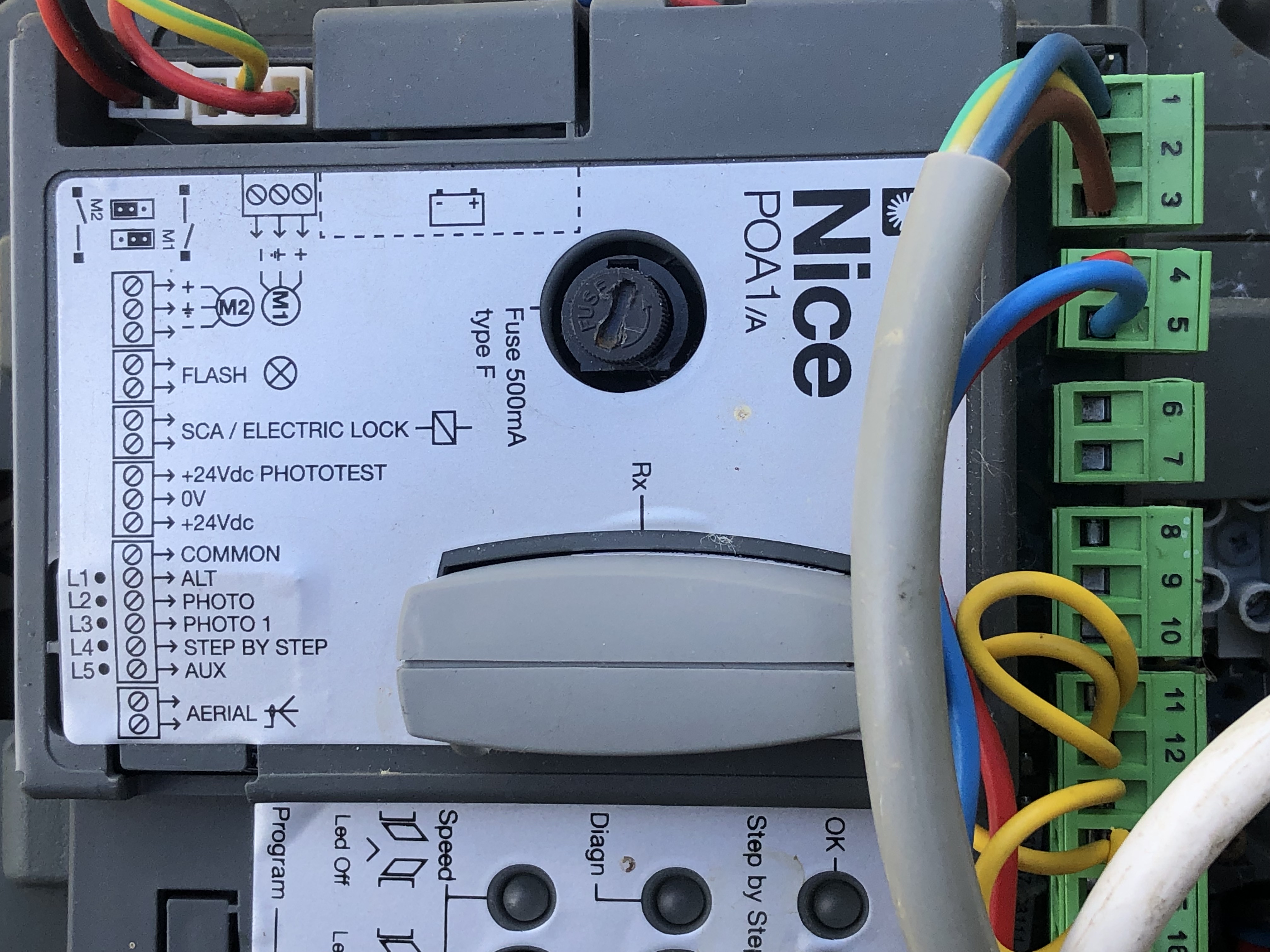 Raccordement récepteur standard RTS Somfy 1841022 avec moteur Nice — free download